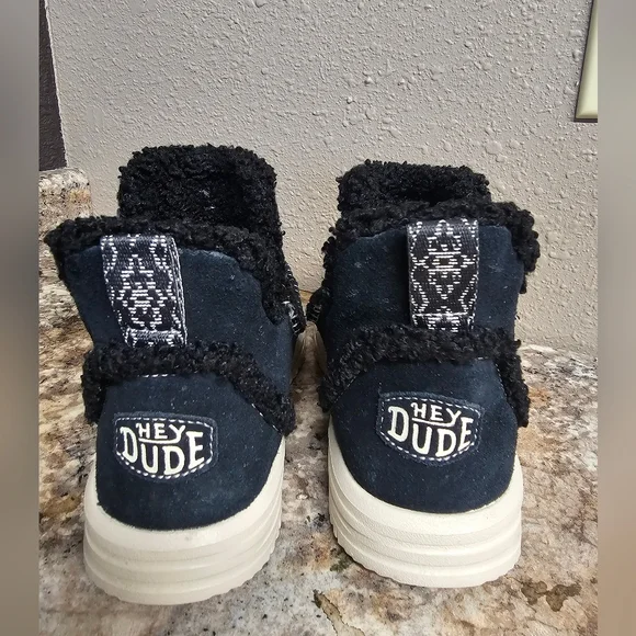 Hey Dude Cozy Black Sherpa Lace-Up Moccasin Slip On SIZE 6 - Picture 2 of 7